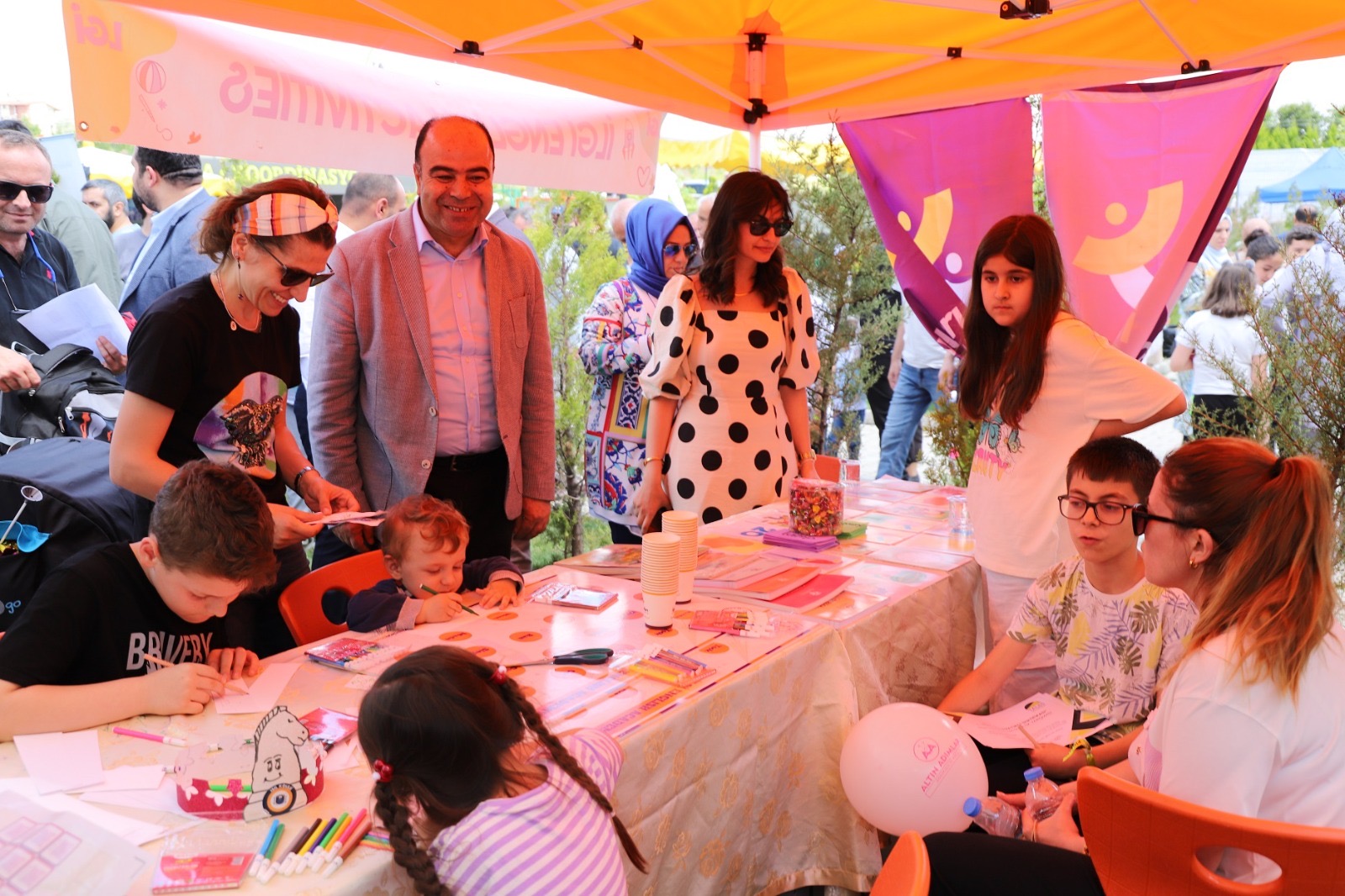 Başkan Çiftçi, Uluslararası Yarışmaya Katılan Öğrencilerle Bir Araya Geldi