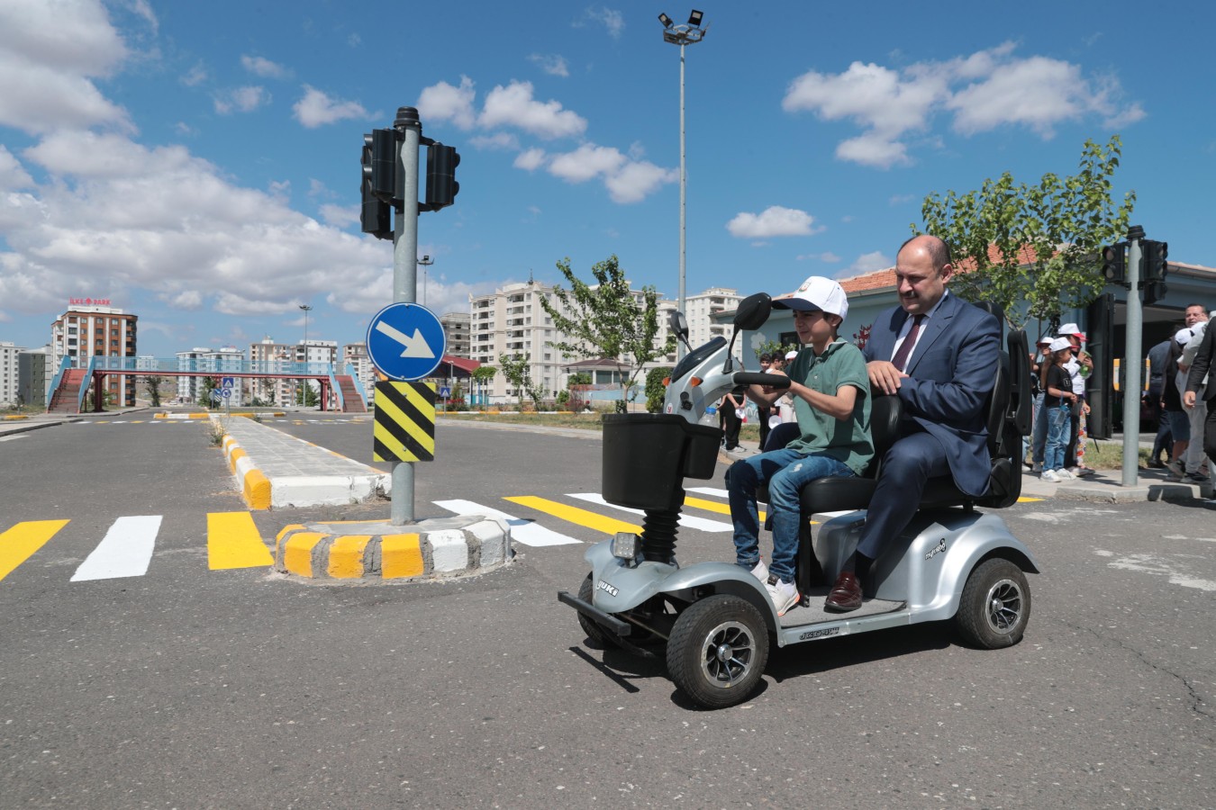 Başkan Gülpınar, Minik Çocuklarla Güvenli Trafik Eğitimine Katıldı