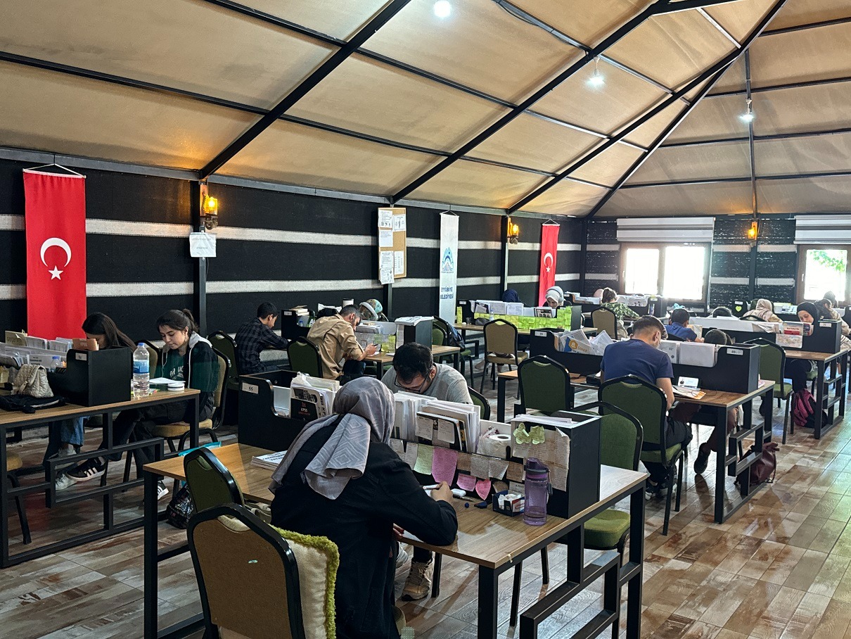 Eyyübiye Belediyesi Gençleri Geleceğe Hazırlıyor