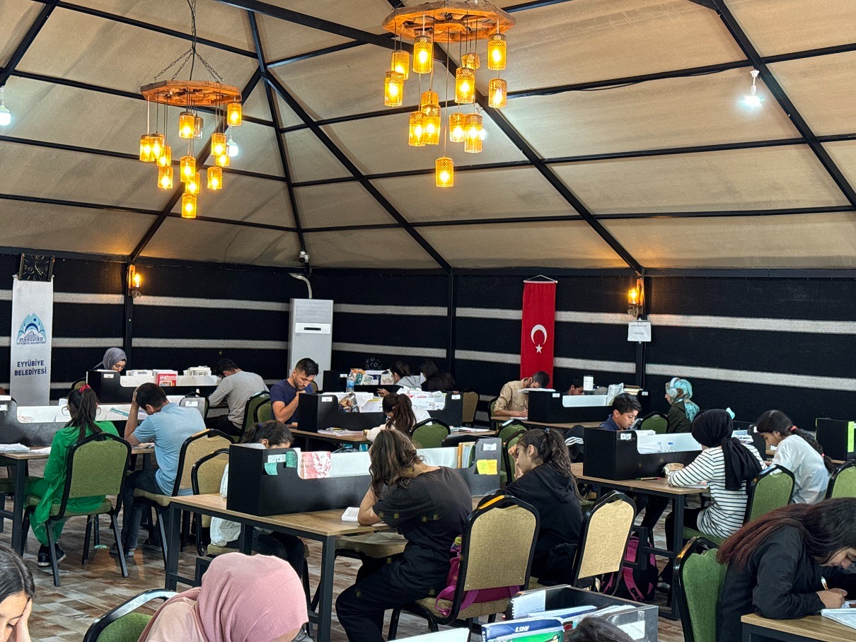 Eyyübiye Belediyesi Gençleri Geleceğe Hazırlıyor