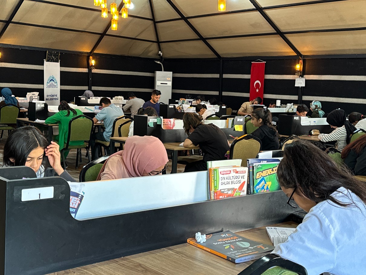 Eyyübiye Belediyesi Gençleri Geleceğe Hazırlıyor