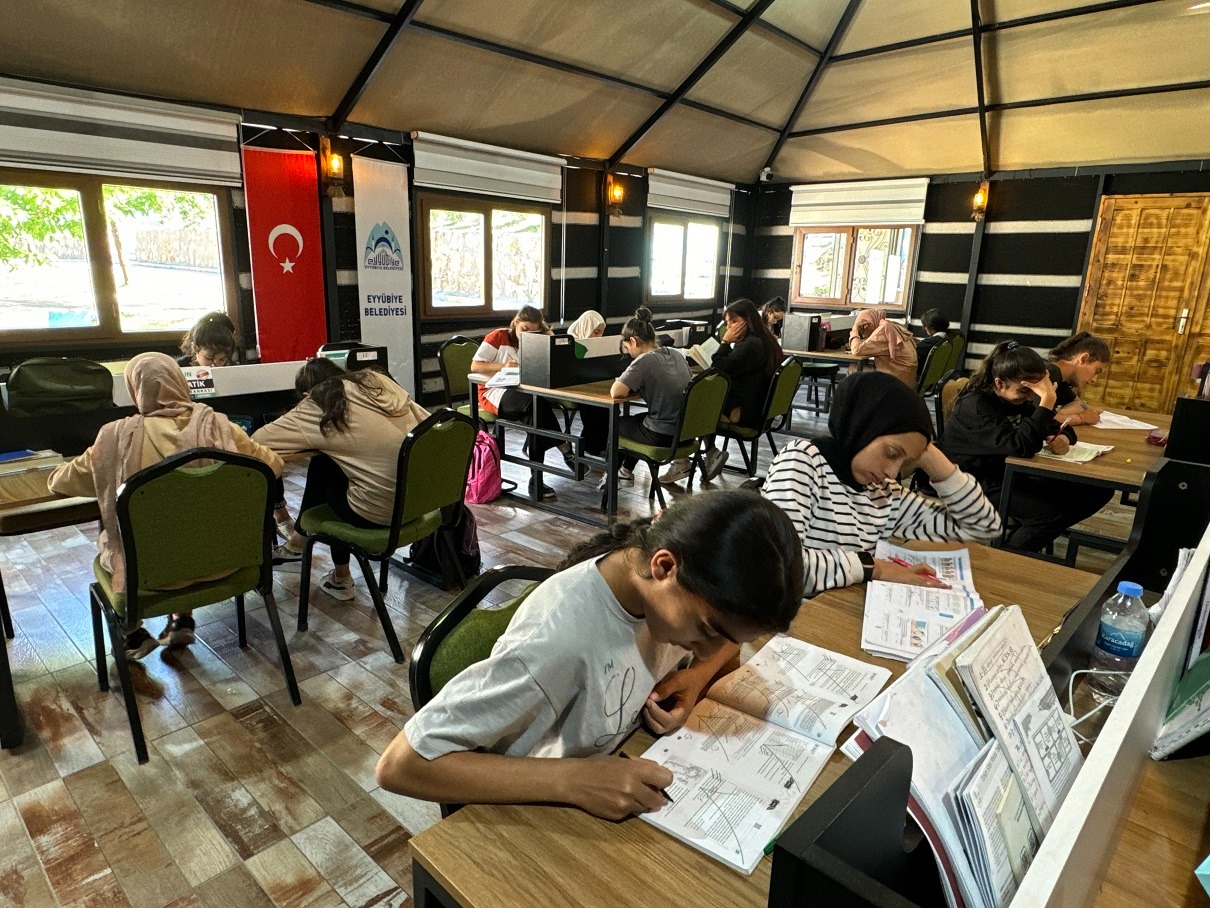Eyyübiye Belediyesi Gençleri Geleceğe Hazırlıyor