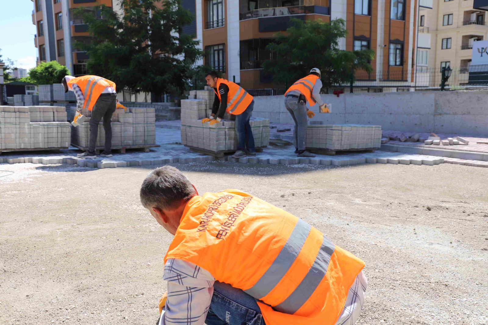 KARAKÖPRÜ’DE YENİ YOL SEFERBERLİĞİ SÜRÜYOR