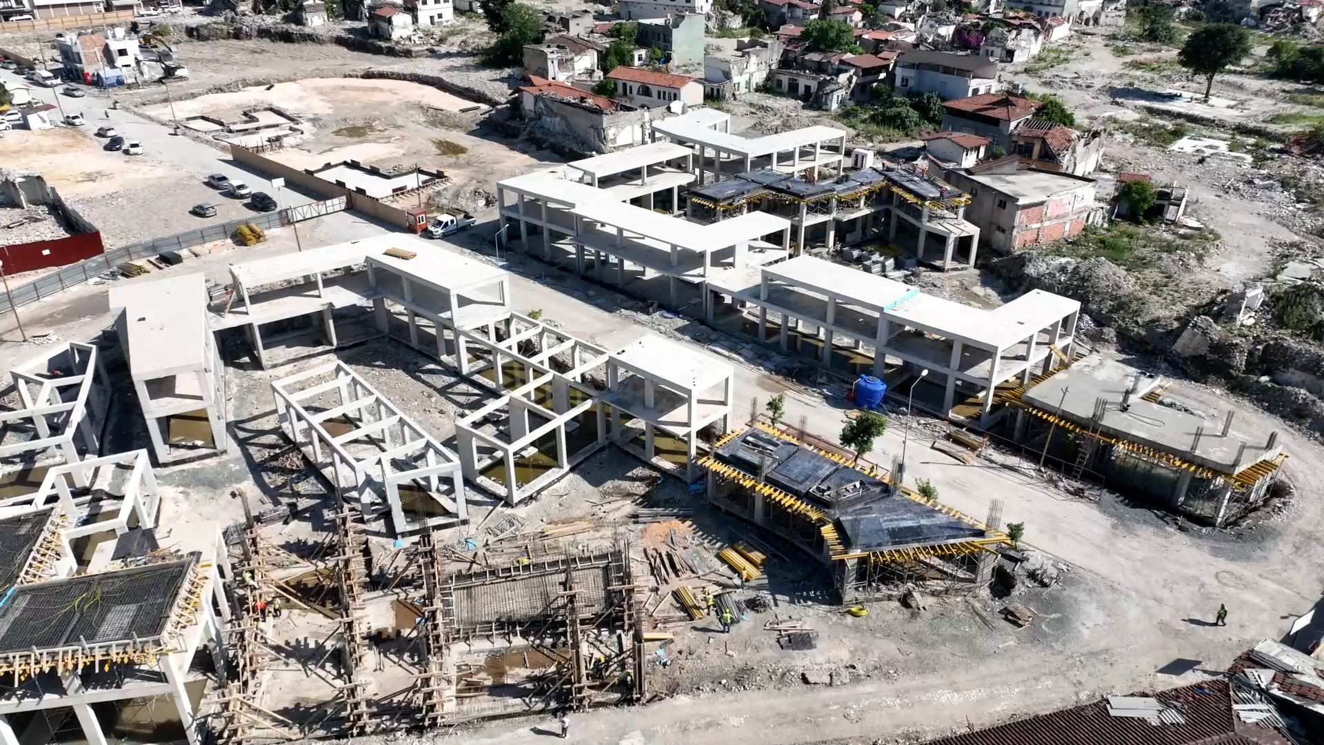 Depremden Etkilenen Şehirlerde Çalışmalar Devam Ediyor
