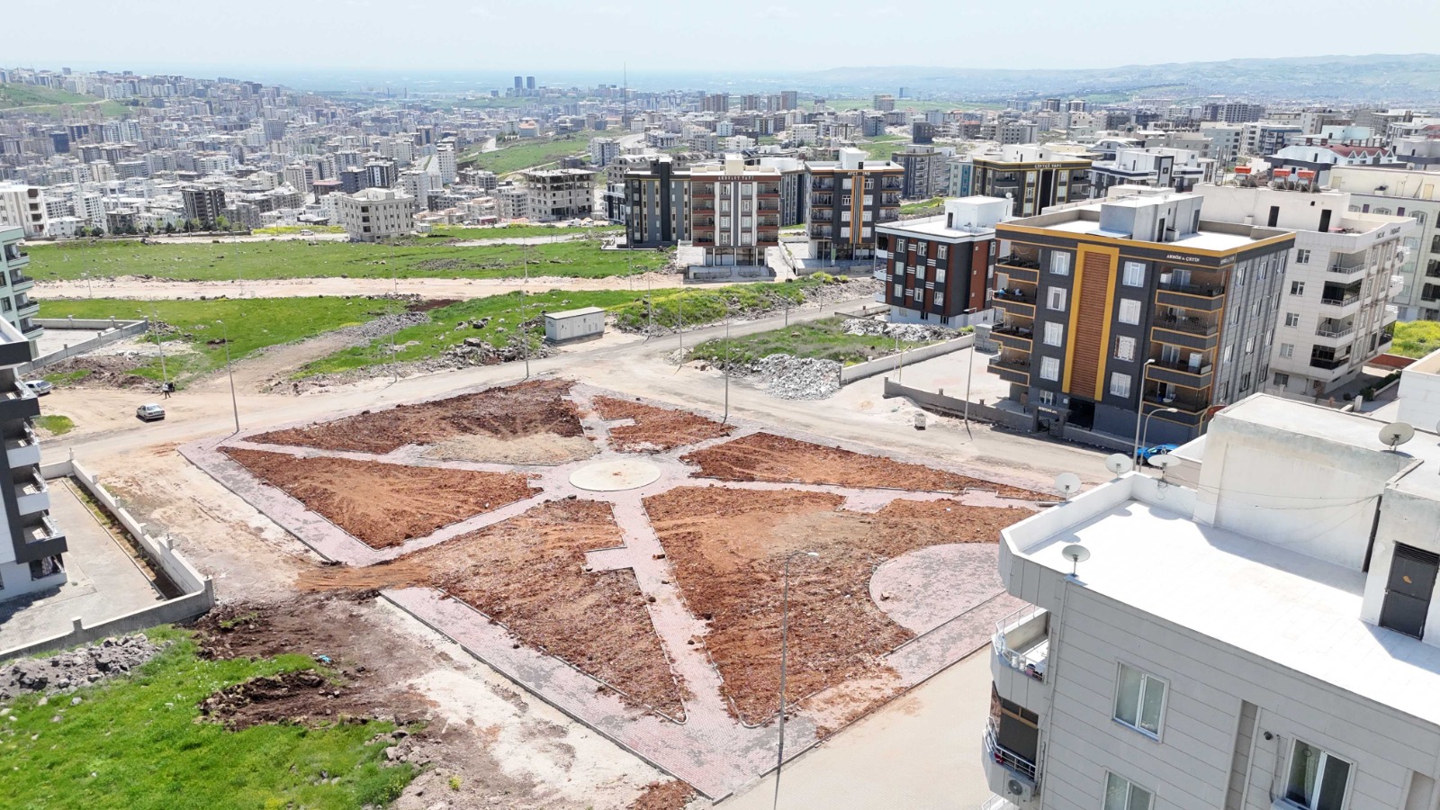 Karaköprü'ye Yeni Yeşil Alanlar Kazandırılıyor